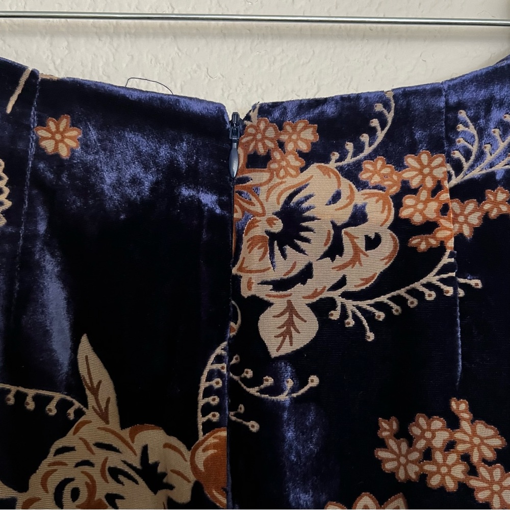 House of Harlow 1960 Navy Floral Midi Skirt - Picture 9 of 11